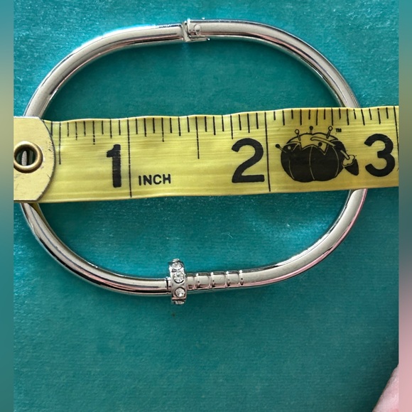 SILVER TONE NAIL HEAD BRACELET CUFF BANGLE BRACELET WITH BLING - Picture 6 of 10